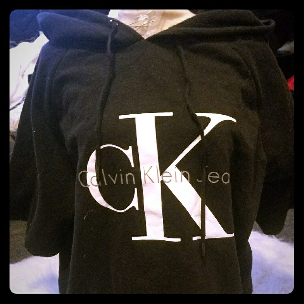 Calvin Klein. Crop Top. Large. Worn a couple times